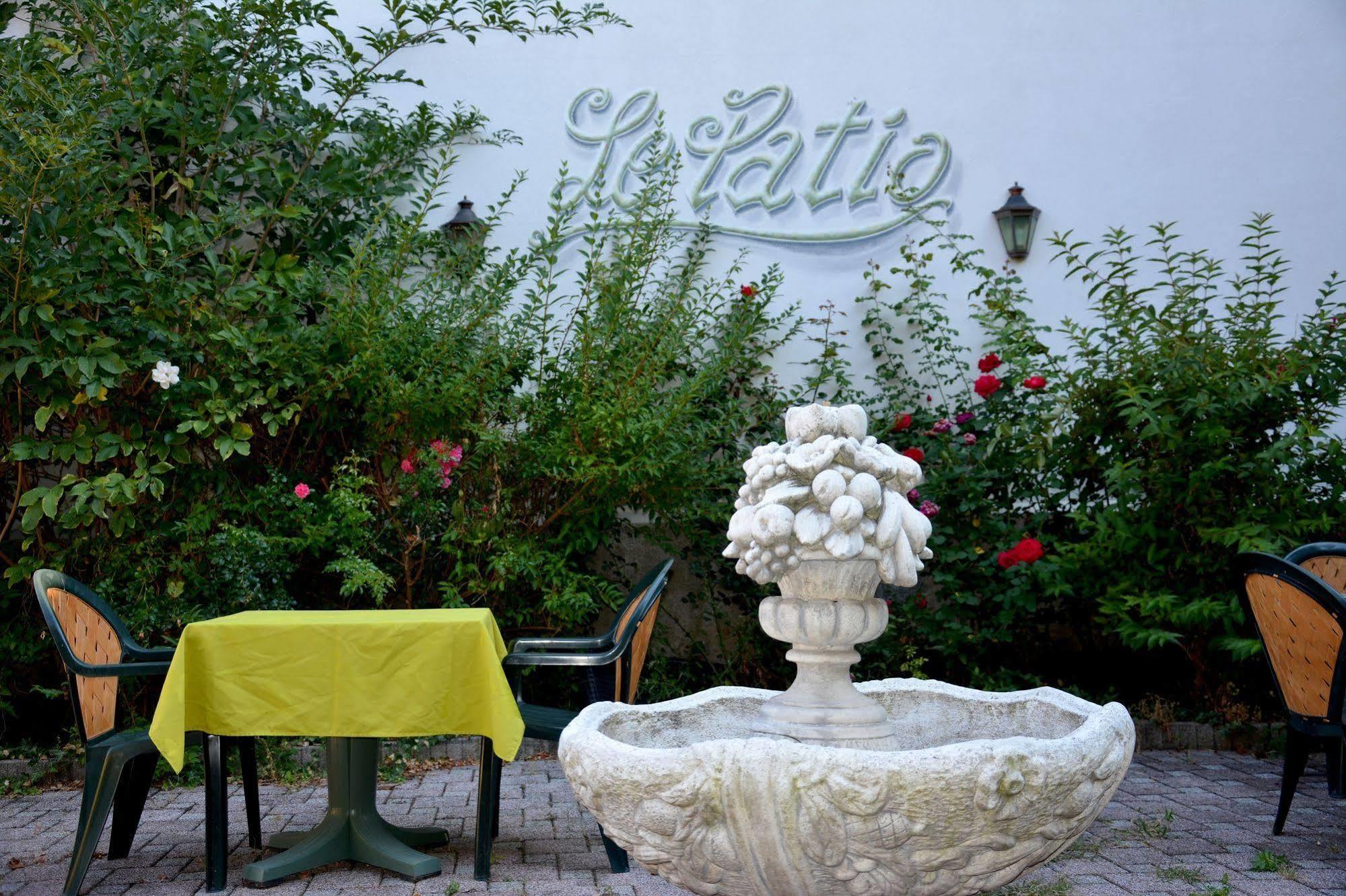 Logis Hotel Du Centre - Halte Ideale En Cyclotourisme Avec Garage A Velos Clos Molsheim Exterior foto