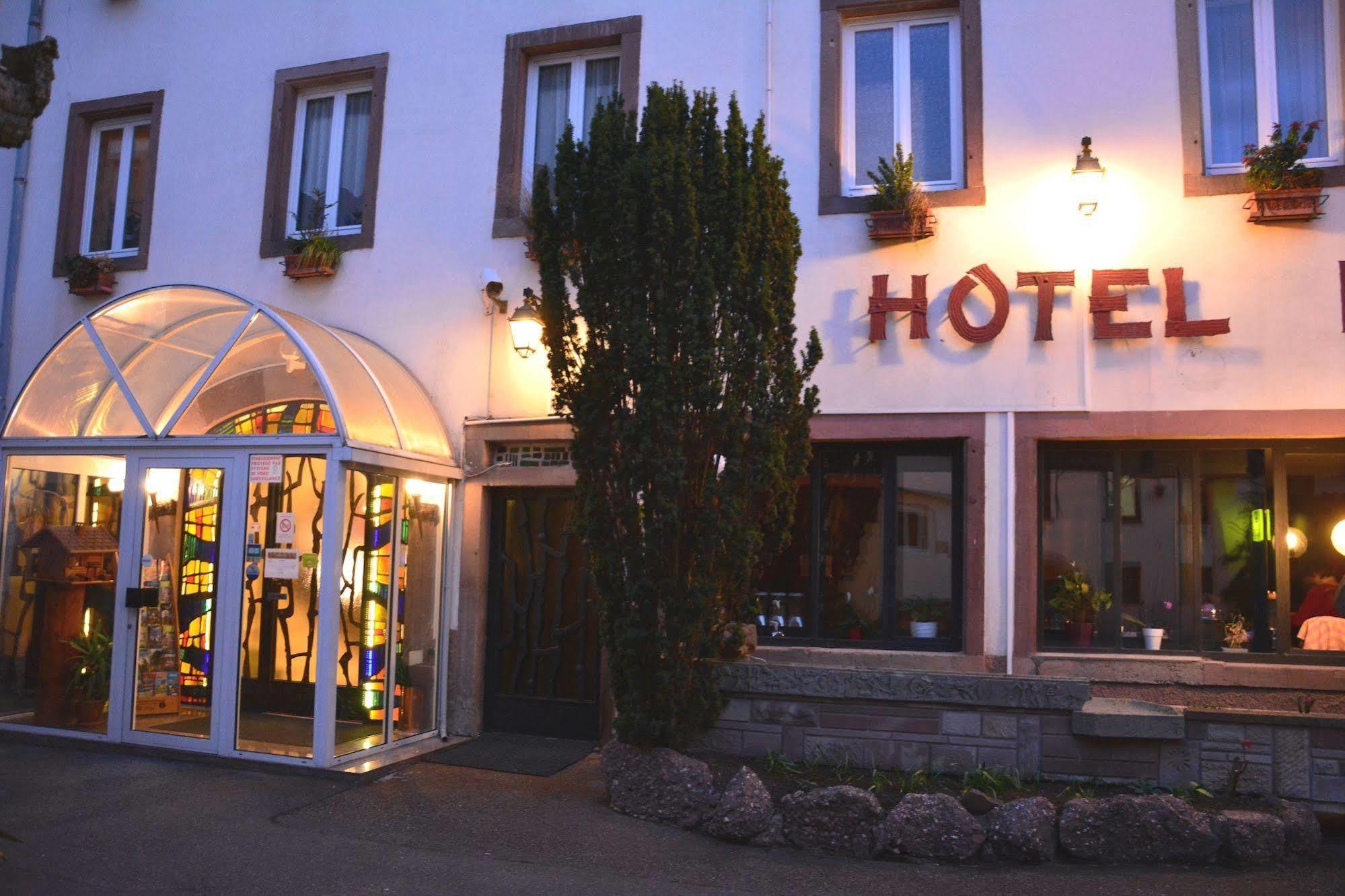Logis Hotel Du Centre - Halte Ideale En Cyclotourisme Avec Garage A Velos Clos Molsheim Exterior foto
